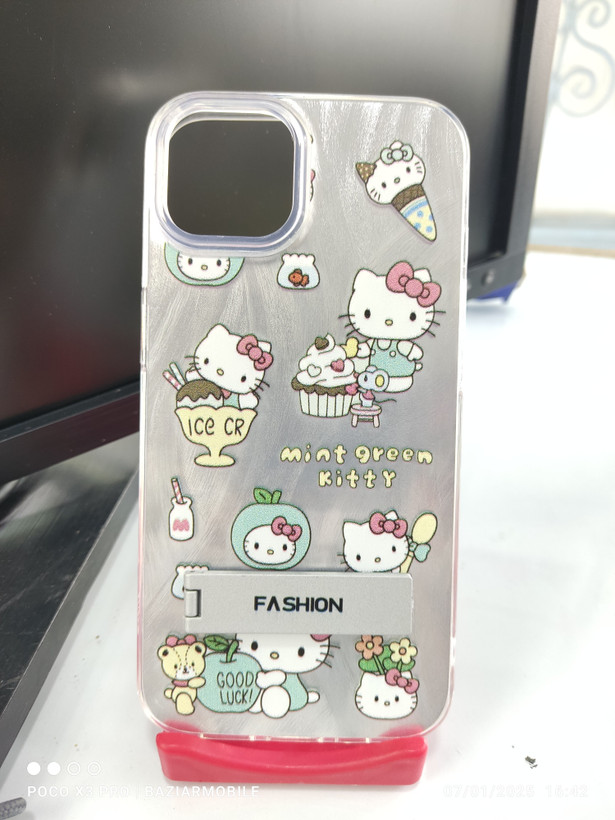 قاب fashion اطلسی استندشو apple iphone 13/14 طرح هلو کیتی