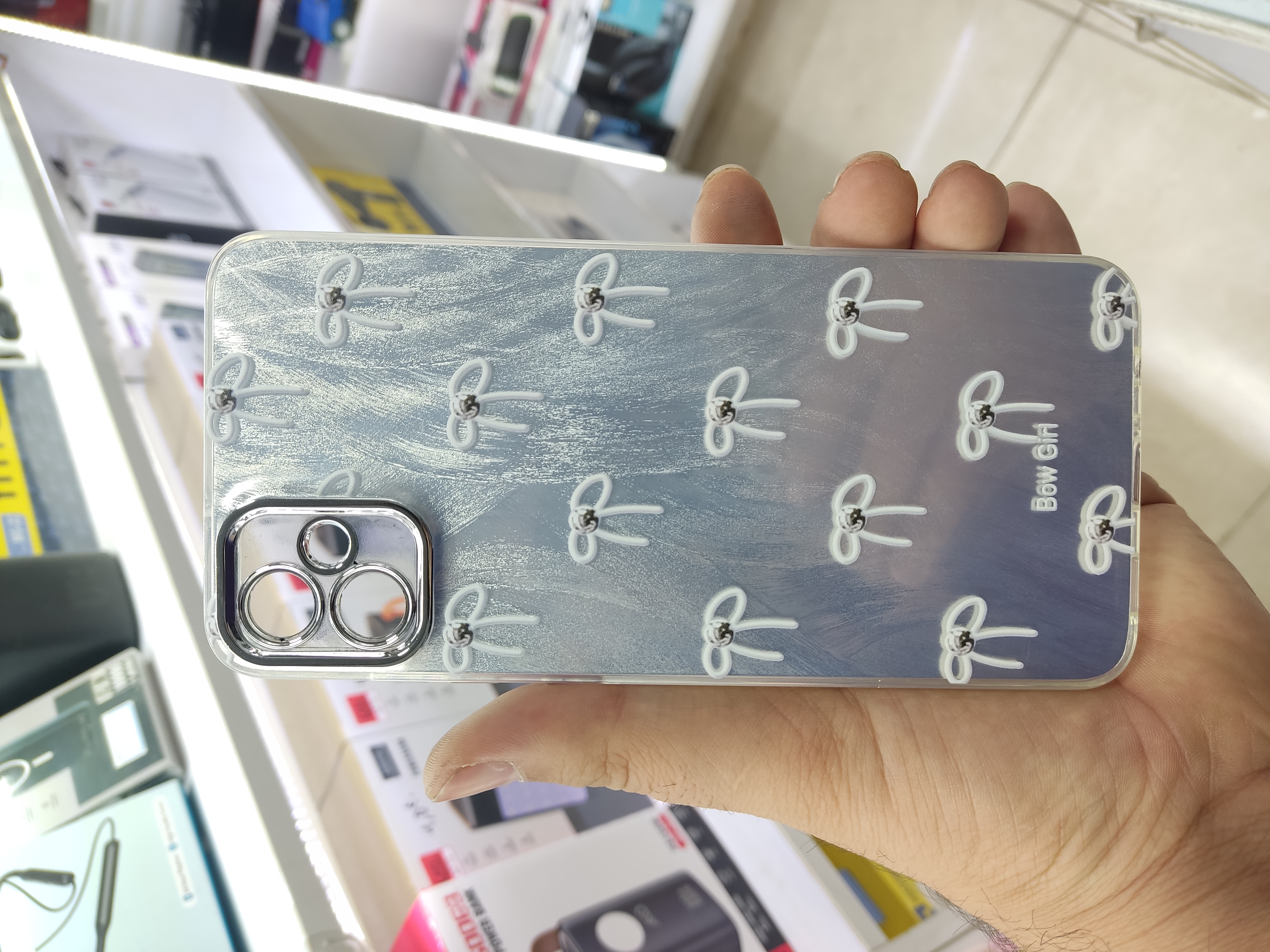 قاب فانتزی طرح پاپیون سفید دارای محافظ لنز برجسته گوشی Samsung A05