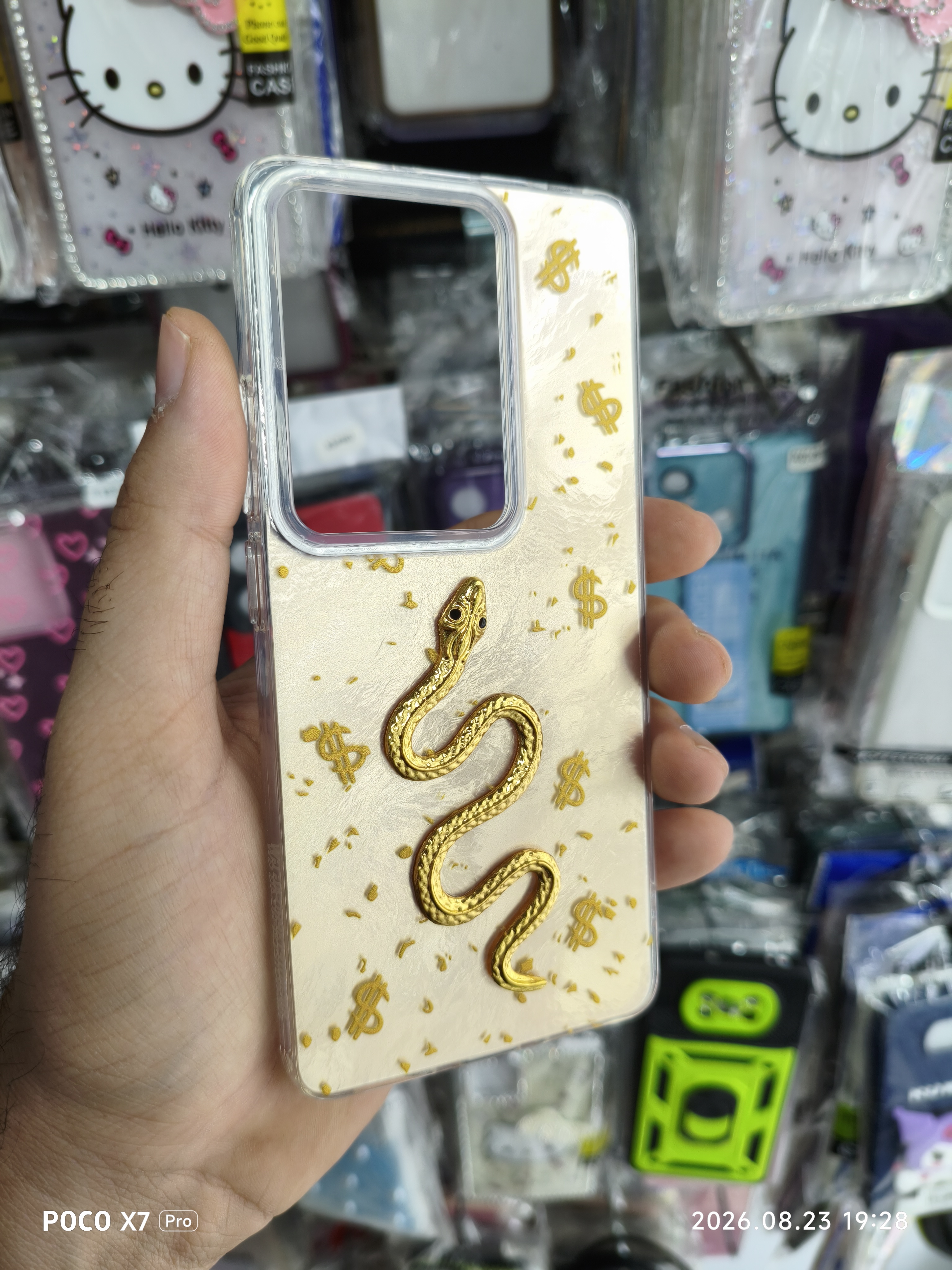 قاب گوشی Redmi Note 13 pro 4g شیائومی طرح مار برجسته و دلار رنگ زرد کمرنگ