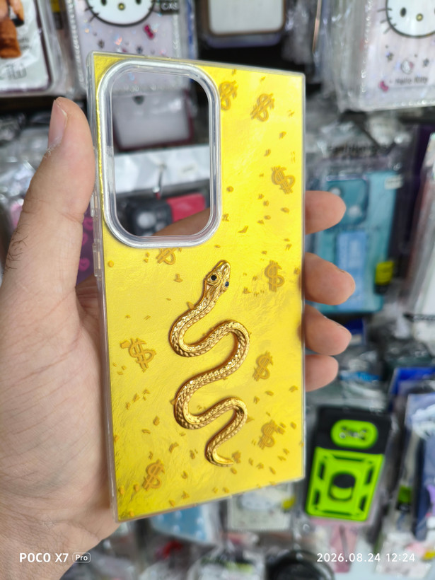 قاب گوشی s24ultra سامسونگ طرح مار برجسته و دلار رنگ طلایی
