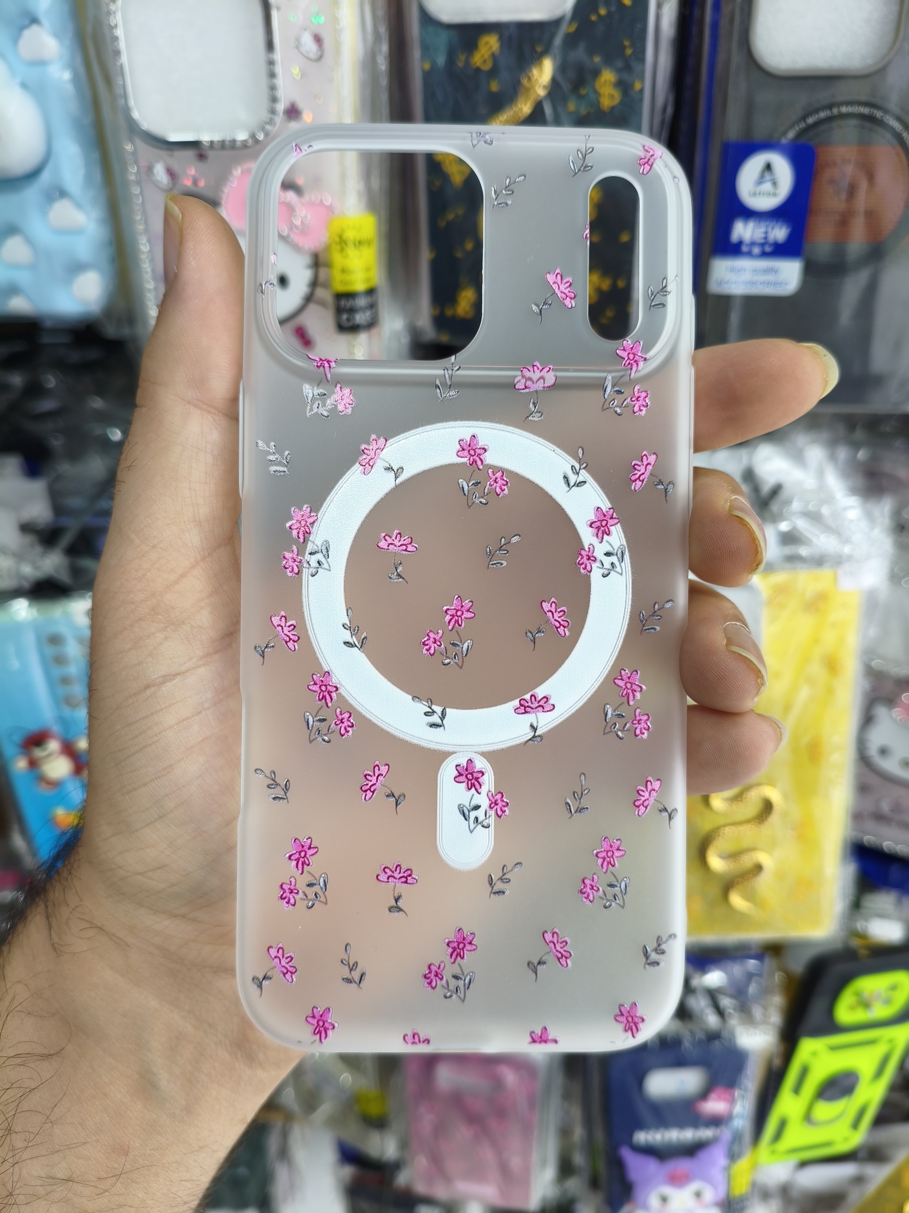 قاب گوشی iphone 17 pro max طرح فانتزی گل دار ریز مگسیف فعال